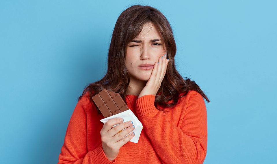 Woman with jaw pain